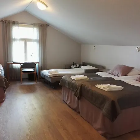 Savonlinnan Kansanopisto - Wanha Pappila 호스텔 *