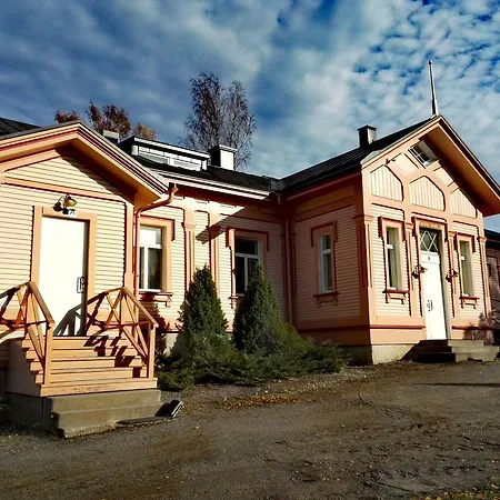 Savonlinnan Kansanopisto - Wanha Pappila Hostelli Savonlinna