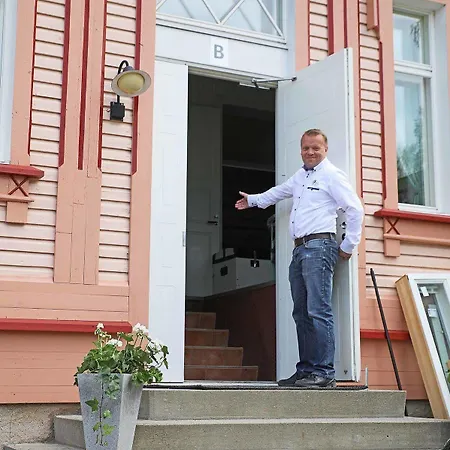 Hostel Savonlinnan Kansanopisto - Wanha Pappila