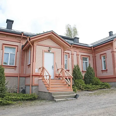 Savonlinnan Kansanopisto - Wanha Pappila Hostel *