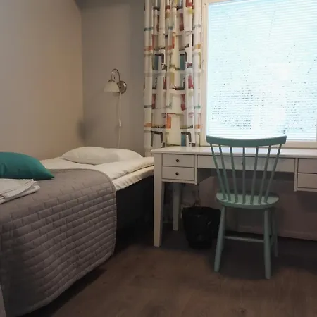 Savonlinnan Kansanopisto - Wanha Pappila Hostel *