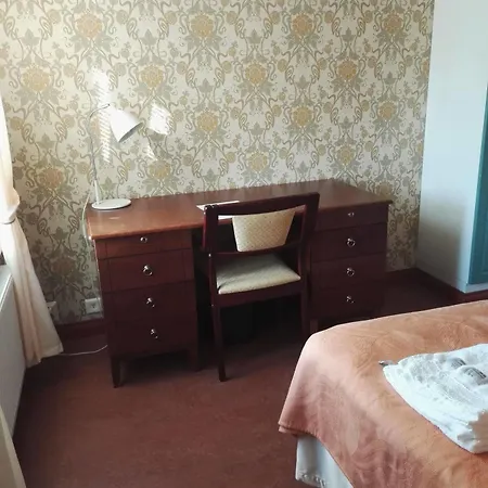 Hostel Savonlinnan Kansanopisto - Wanha Pappila Savonlinna