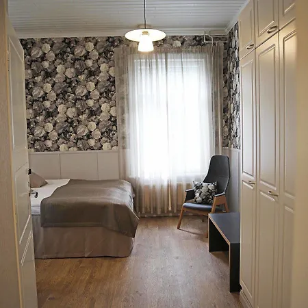 Savonlinnan Kansanopisto - Wanha Pappila Hostel *