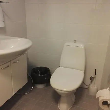 Savonlinnan Kansanopisto - Wanha Pappila Hostel *