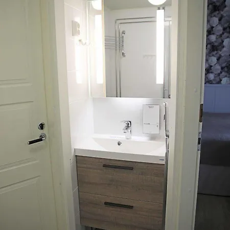 Savonlinnan Kansanopisto - Wanha Pappila 호스텔 사본린나