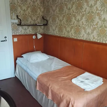 Savonlinnan Kansanopisto - Wanha Pappila Hostel Savonlinna