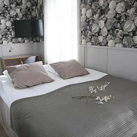 Hostel Savonlinnan Kansanopisto - Wanha Pappila Savonlinna