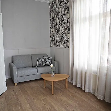 Savonlinnan Kansanopisto - Wanha Pappila 호스텔