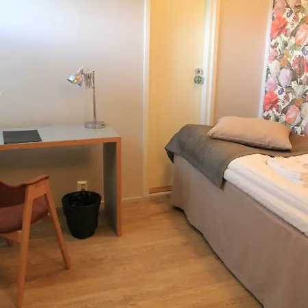 Hostel Savonlinnan Kansanopisto - Wanha Pappila