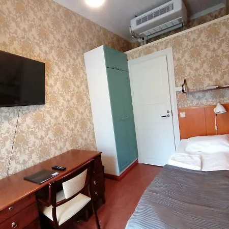 Hostel Savonlinnan Kansanopisto - Wanha Pappila